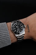 Carica l'immagine nel visualizzatore della galleria, Rolex Submariner 124060 - Detailansicht 9
