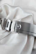 Carica l'immagine nel visualizzatore della galleria, Rolex Submariner 124060 - Detailansicht 5
