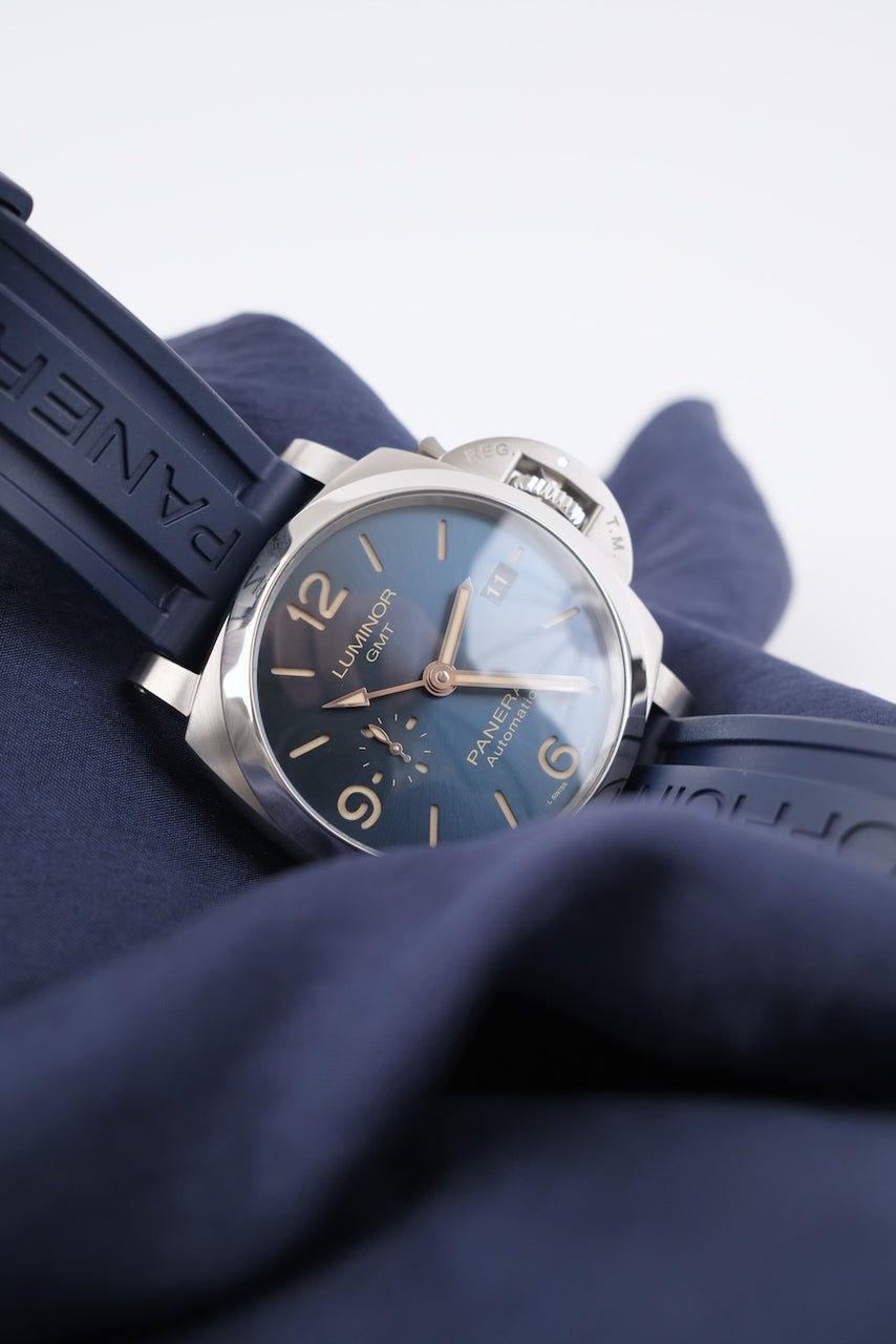 Panerai Luminor GMT PAM01033 - Detailansicht 3