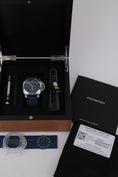 Load image into Gallery viewer, Panerai Luminor GMT PAM01033 - Papiere und oder Lieferumfang
