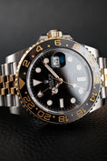 Bild in Galerie-Betrachter laden, Rolex GMT Master II 126713GRNR - Detail view 2
