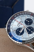 Load image into Gallery viewer, Breitling Navitimer 1 B01 Chronograph 43 AB0138241C1P1 - Detailansicht 4

