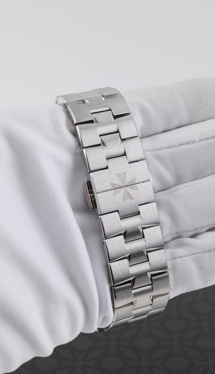 Vacheron Constantin Overseas Dual Time 7900V/110A-B334 - Detail view 8