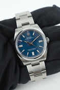 Bild in Galerie-Betrachter laden, Rolex Oyster Perpetual 36 126000 - Detail view 6
