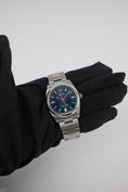 Bild in Galerie-Betrachter laden, Rolex Oyster Perpetual 36 126000 - Detail view 1

