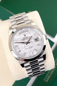 Bild in Galerie-Betrachter laden, Rolex Day-Date 40 228206 - Main product image
