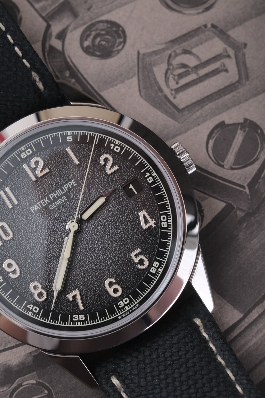 Patek Philippe Calatrava 5226G-001 - Detail view 2