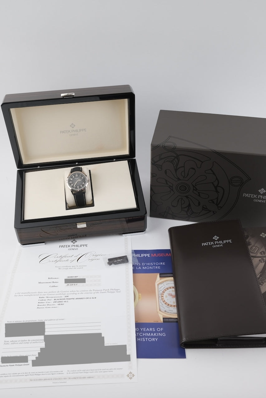Patek Philippe Calatrava 5226G-001 - Papers and documentation