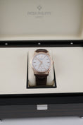 Load image into Gallery viewer, Patek Philippe Calatrava 6119R-001 - Detailansicht 4
