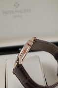 Load image into Gallery viewer, Patek Philippe Calatrava 6119R-001 - Detailansicht 6
