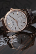 Load image into Gallery viewer, Patek Philippe Calatrava 6119R-001 - Detailansicht 12
