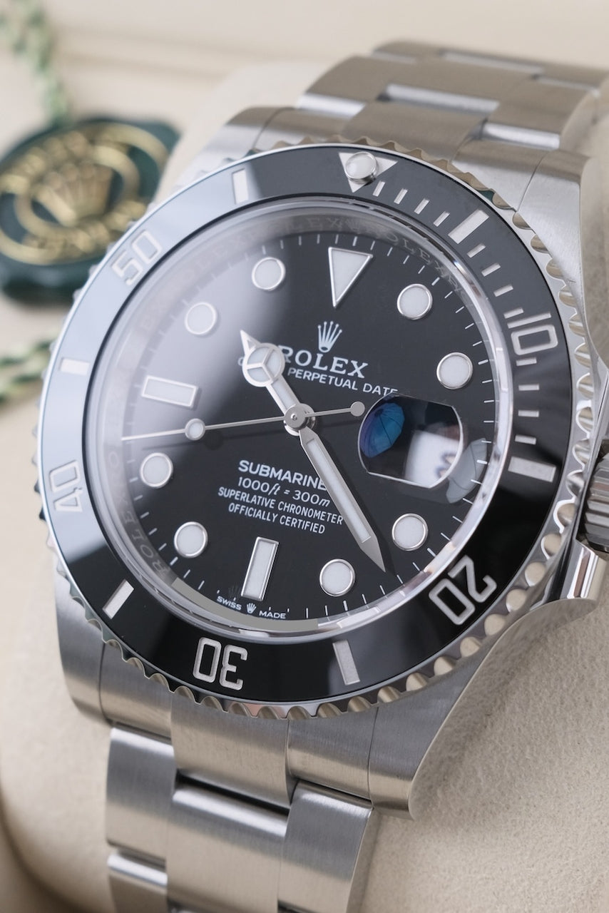 Rolex Submariner Date 126610LN - detailed view 4