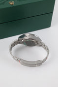 Cargar la imagen en la vista de la galería, Rolex Sea-Dweller Deepsea Stickered 116660 - Vista detallada 4
