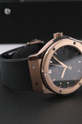 Carica l'immagine nel visualizzatore della galleria, Hublot Classic Fusion King Gold 542.OX.1181.RX - Detail view 9
