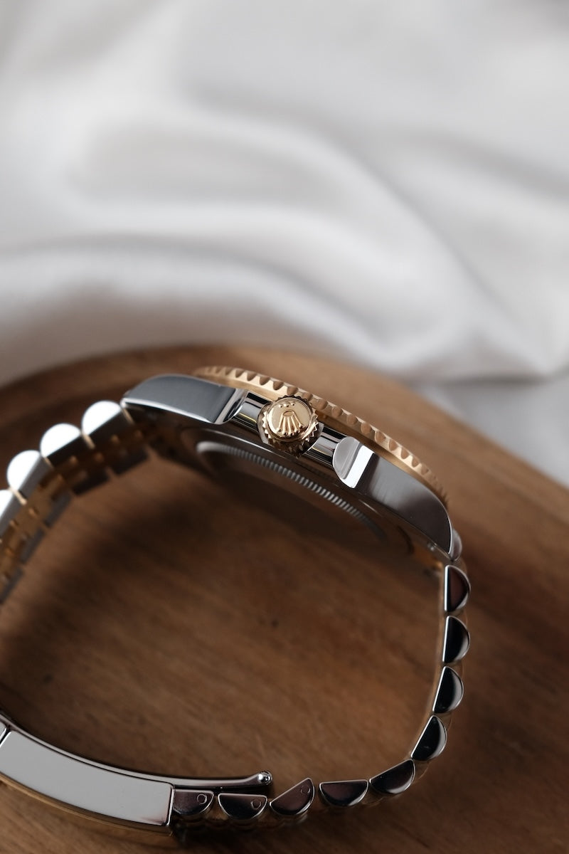 Rolex GMT Master II 126713GRNR - Detail view 11