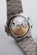 Carica l'immagine nel visualizzatore della galleria, Patek Philippe Nautilus 5800/1A-001 - Detailansicht 10
