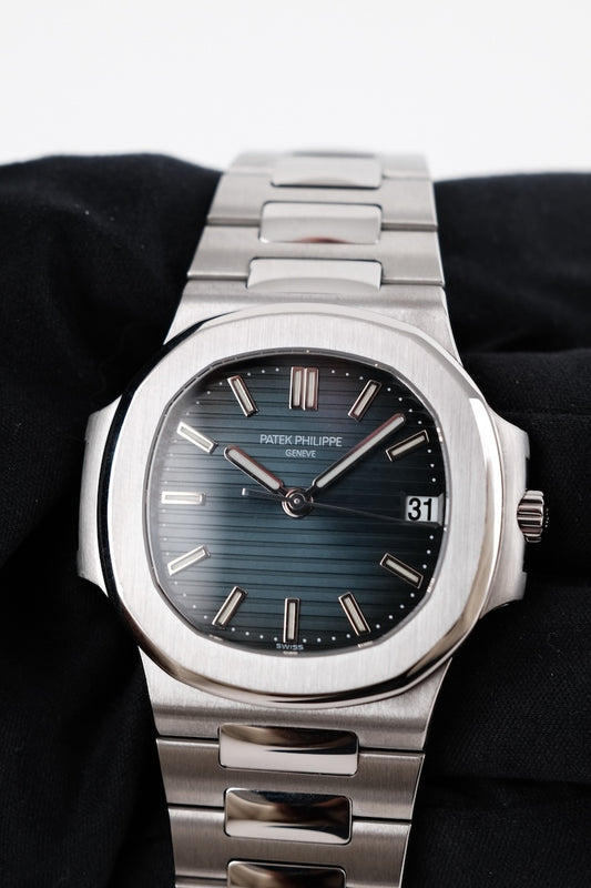Patek Philippe Nautilus 5800/1A-001 - Thumbnail