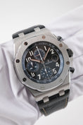 Bild in Galerie-Betrachter laden, Audemars Piguet Royal Oak Offshore Chronograph 26470ST.OO.A028CR.01 - Detail view 5

