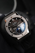 Bild in Galerie-Betrachter laden, Hublot Classic Fusion Aerofusion Moonphase 547.NX.0170.LR - Thumbnail
