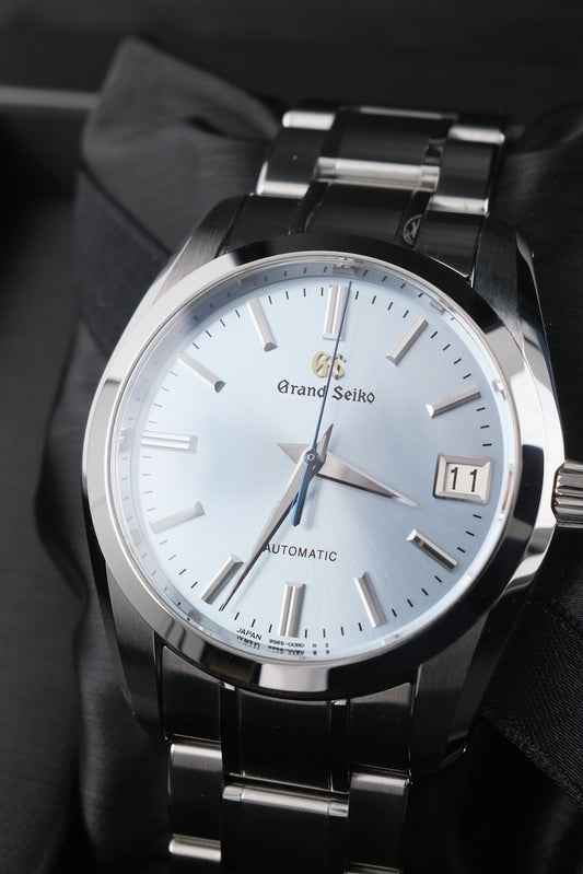 Grand Seiko Heritage Collection 25th Anniversary Limited Edition SBGR325G - Detail view 1