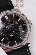 Carica l'immagine nel visualizzatore della galleria, Patek Philippe Calendario Perpetuo 6159G-001 - Vista dettagliata 3
