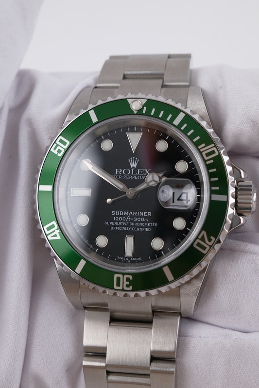 Rolex Submariner Date Kermit 16610LV - Detail view 1