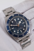 Cargar la imagen en la vista de la galería, Tudor Black Bay Fifty-Eight 79030B - Detail view 2
