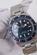 Cargar la imagen en la vista de la galería, Tudor Black Bay Fifty-Eight 79030B - Detail view 11
