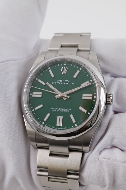 Rolex Oyster Perpetual 41 124300 - Thumbnail
