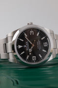 Load image into Gallery viewer, Rolex Explorer 214270 - Detailansicht 1
