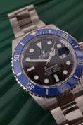 Bild in Galerie-Betrachter laden, Rolex Submariner Date 126619LB - Detail view 3
