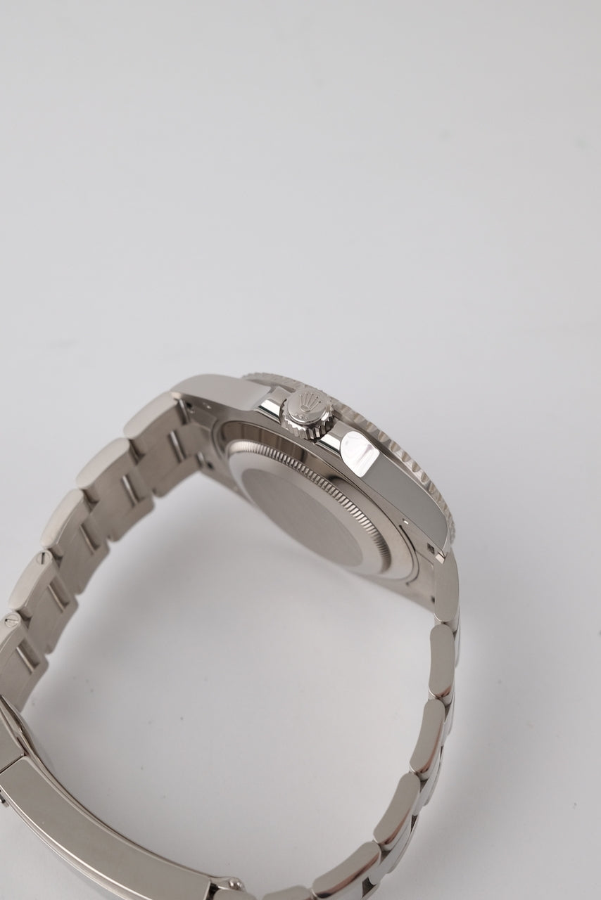 Rolex Submariner Date 126619LB - Detail view 10