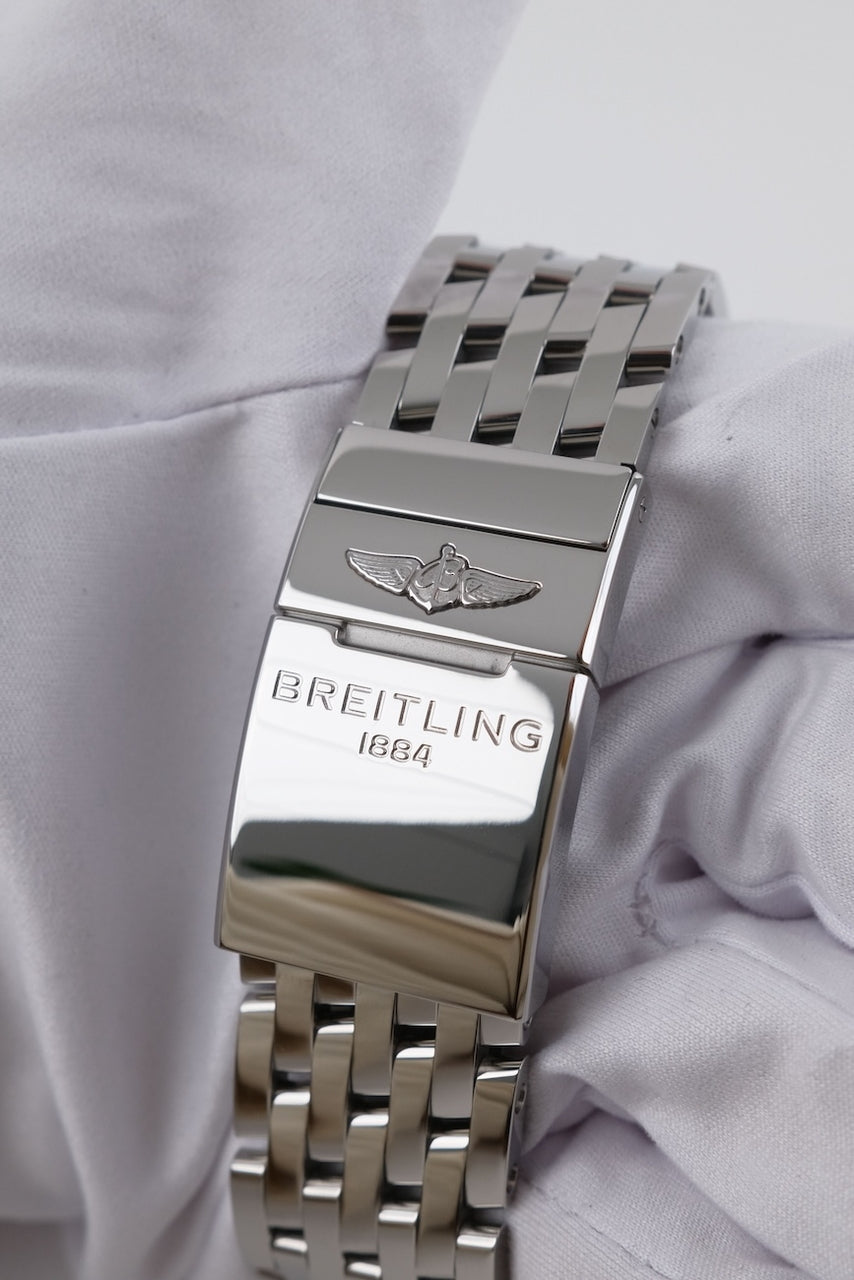 Breitling Navitimer 1 B01 Chronograph AB0127211C1A1 - Detail view 12