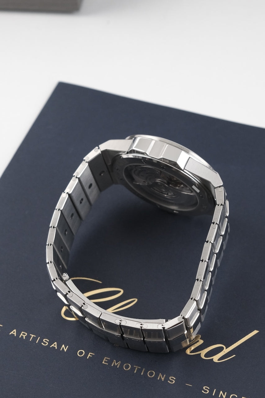 Chopard Alpine Eagle 41mm 298600-3001 - Detail view 4