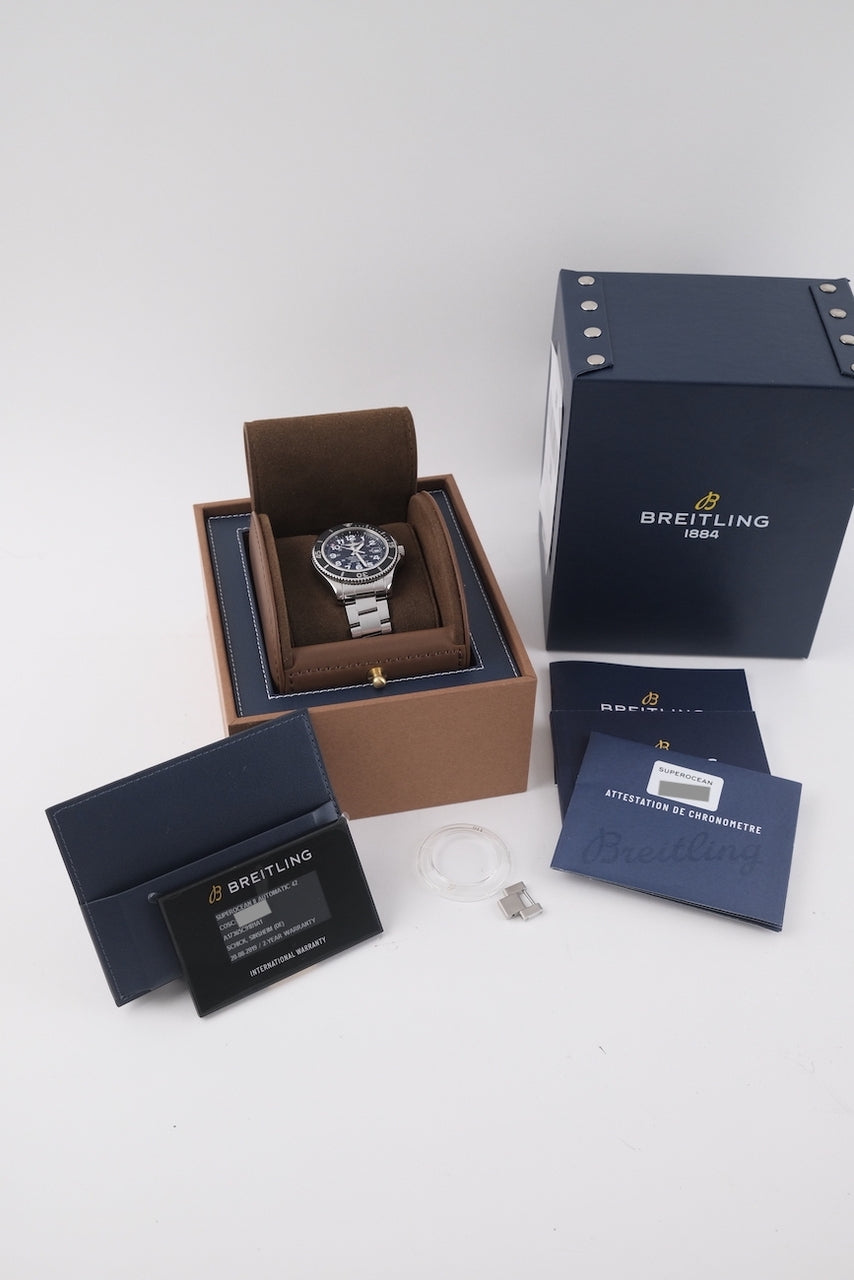 Breitling Superocean II 42 A17365D1-C915 - Papiere und oder Lieferumfang