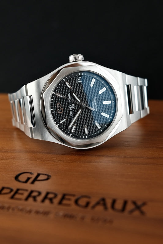 Girard Perregaux Laureato 81010-11-634-11A - Detail view 1