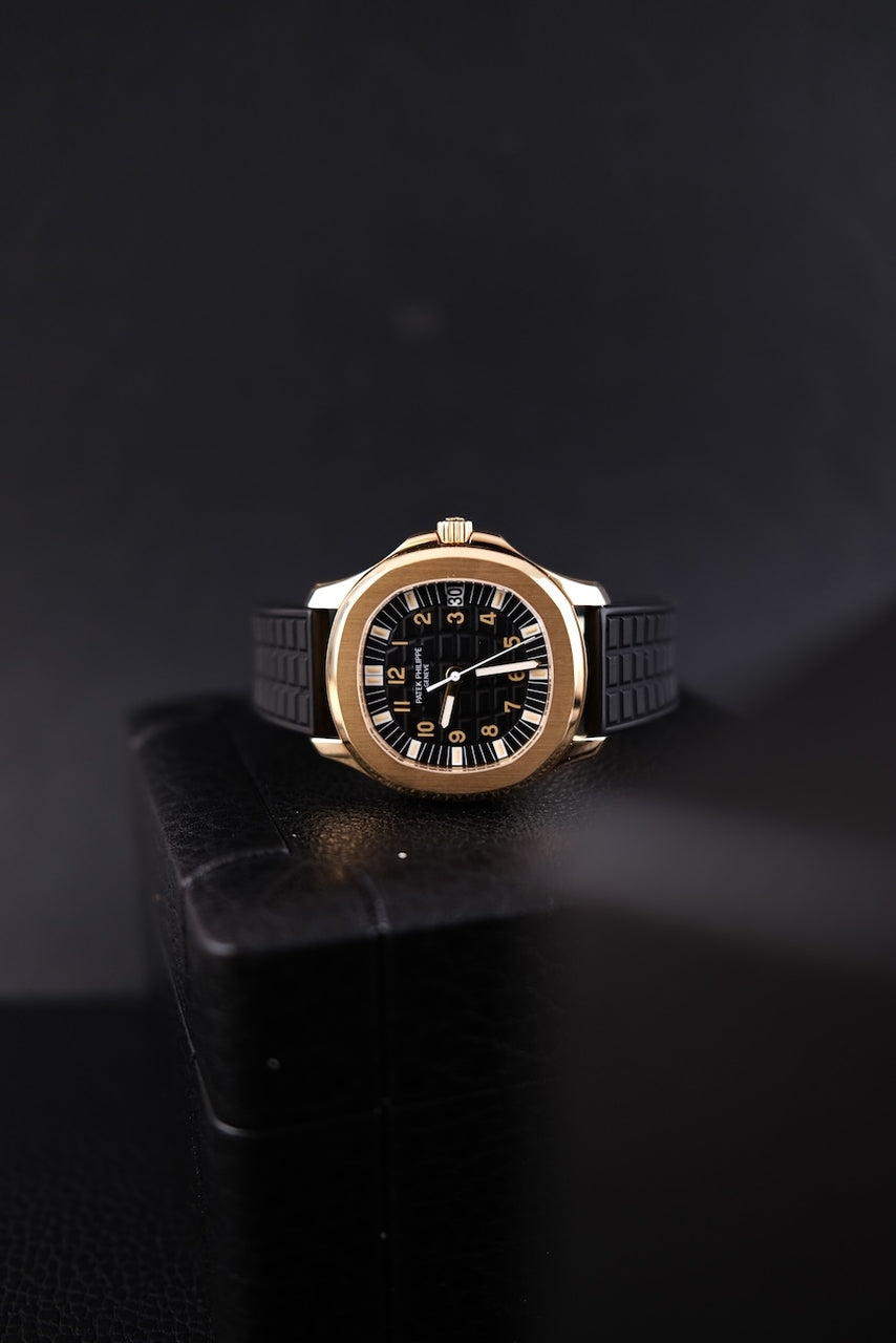 Patek Philippe Aquanaut 18k Gold 5065J - Detailansicht 1