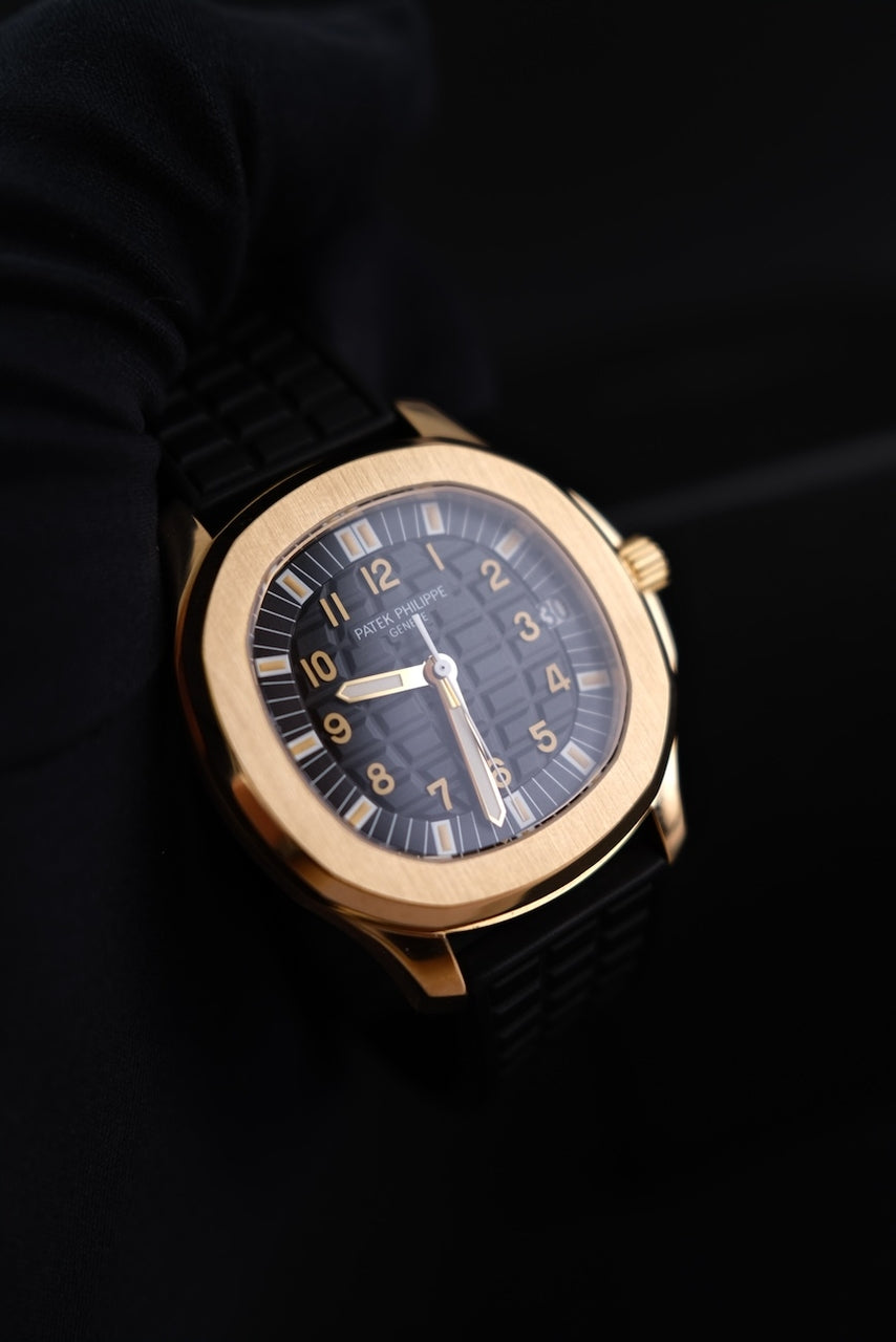 Patek Philippe Aquanaut 18k Gold 5065J - Detailansicht 4