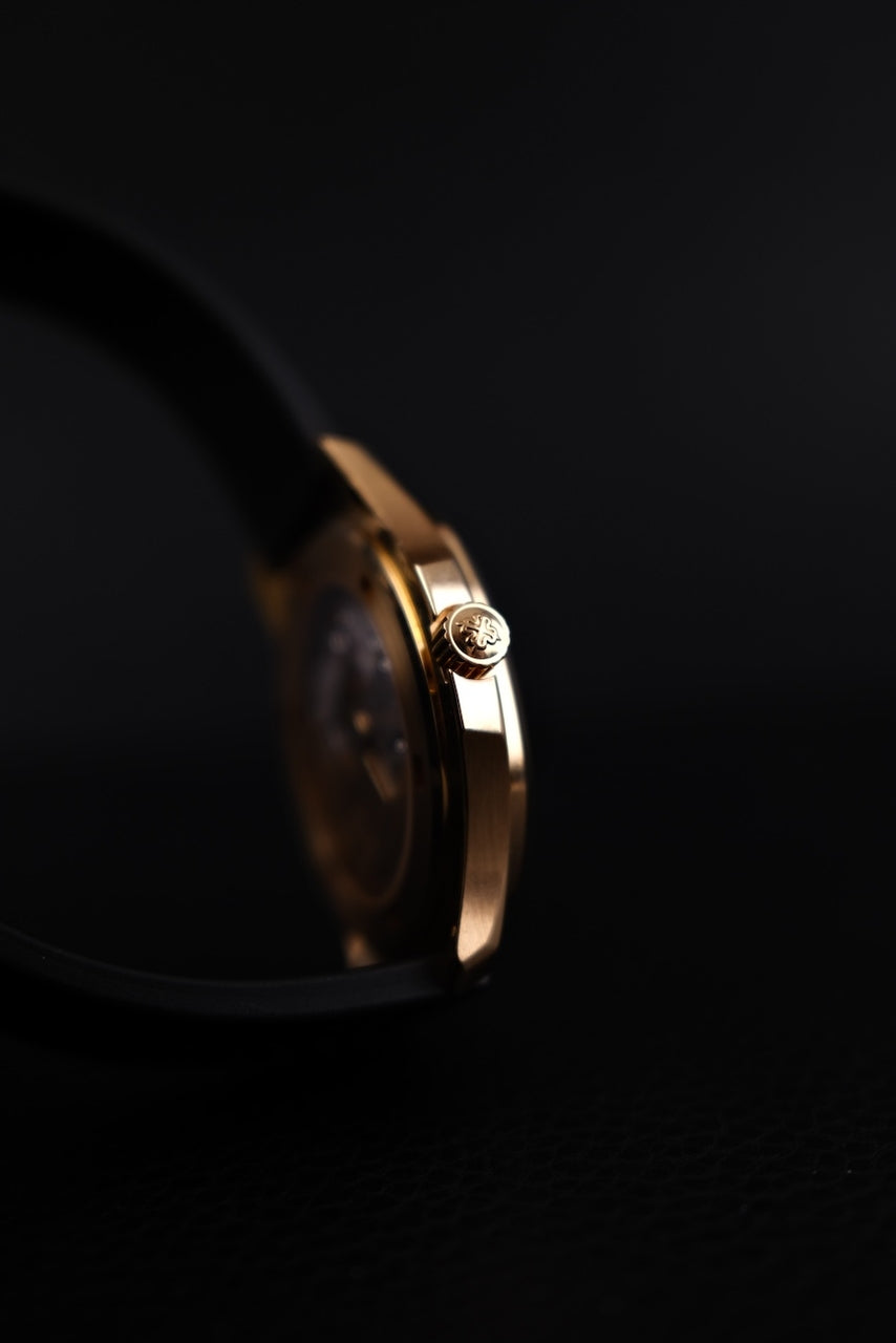 Patek Philippe Aquanaut 18k Gold 5065J - Detailansicht 8