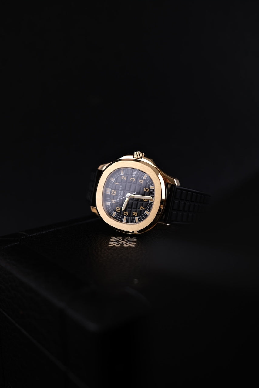 Patek Philippe Aquanaut 18k Gold 5065J - Detailansicht 2