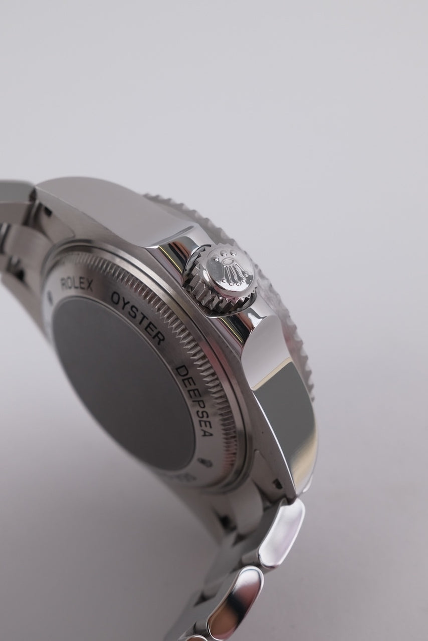 Rolex Sea-Dweller Deepsea 116660 - Detail view 1