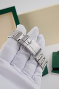 Cargar la imagen en la vista de la galería, Rolex Explorer II 226570 - Detail view 8
