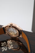 Load image into Gallery viewer, Patek Philippe Calatrava 5524R-001 - Detailansicht 10
