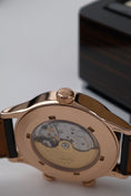 Load image into Gallery viewer, Patek Philippe Calatrava 5524R-001 - Detailansicht 8
