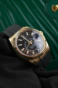 Charger l'image dans la visionneuse de la galerie, Rolex Sky-Dweller 326238 - Detail view 6
