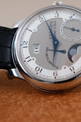 Bild in Galerie-Betrachter laden, F.P. Journe Octa Divine Platinum 40mm Octa Divine - Detailansicht 2

