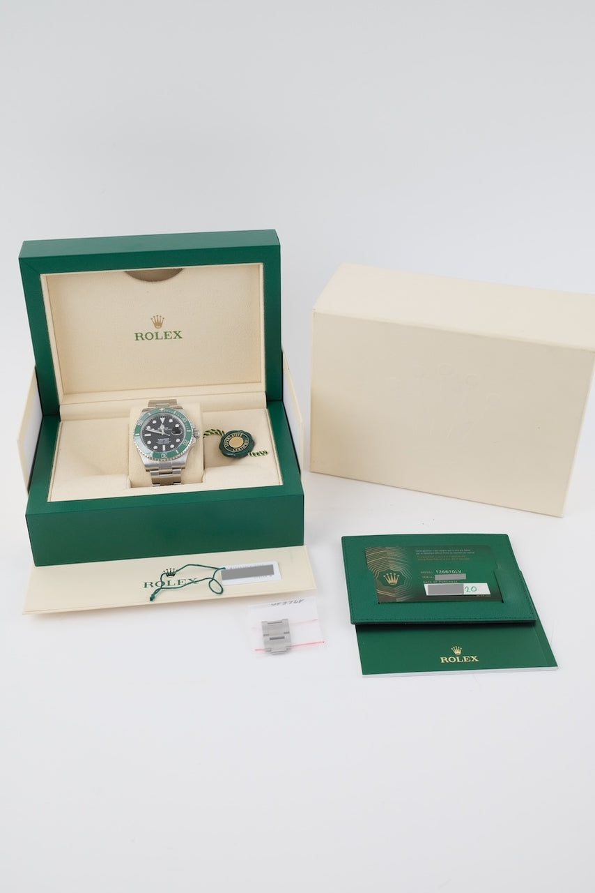 Rolex Submariner 126610LV - Papers and documentation