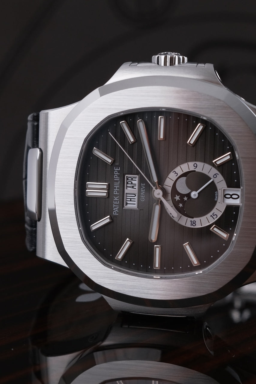 Patek Philippe Nautilus 5726-001 - Detail view 8