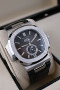 Load image into Gallery viewer, Patek Philippe Nautilus 5726-001 - Detail view 3
