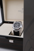 Load image into Gallery viewer, Patek Philippe Nautilus 5726-001 - Detail view 1
